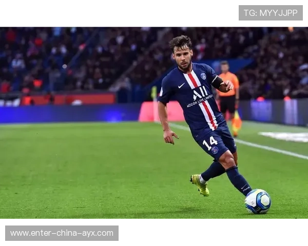 巴黎贝尔纳特边路传中训练：塑造布阵奇兵的秘密武器Description_探索巴黎贝尔纳特边路传中训练的奥秘，揭秘如何打造一流边路传中技术，激发球员潜能，助力球队赢得胜利！Keywords_巴黎贝尔纳特,边路传中,足球训练,技术提升,战术训练,足球技巧,边锋训练