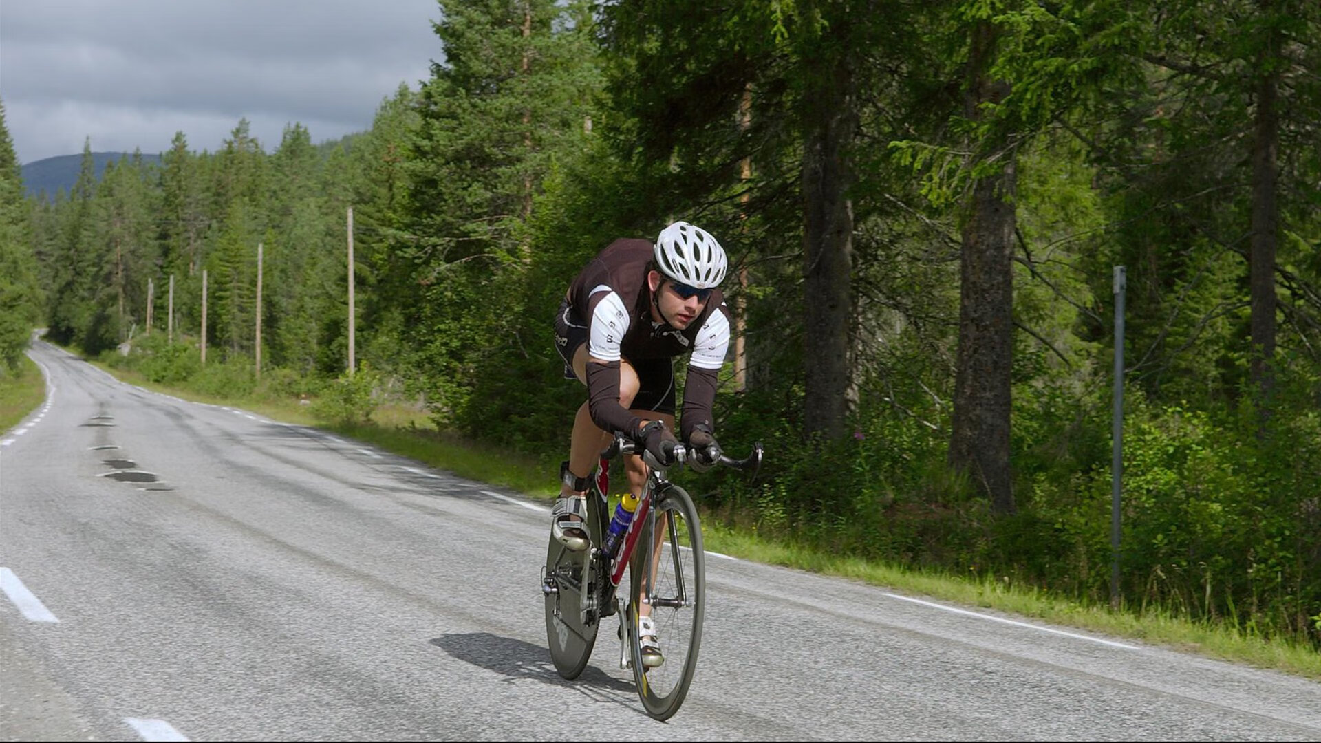 中国篮球运动员登陆海外联赛，展现国家体育实力，中国男篮海外人才